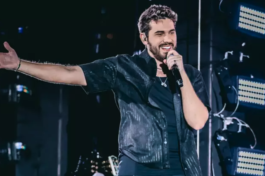 Amor de fã! Idoso se emociona ao encontrar Gustavo Mioto